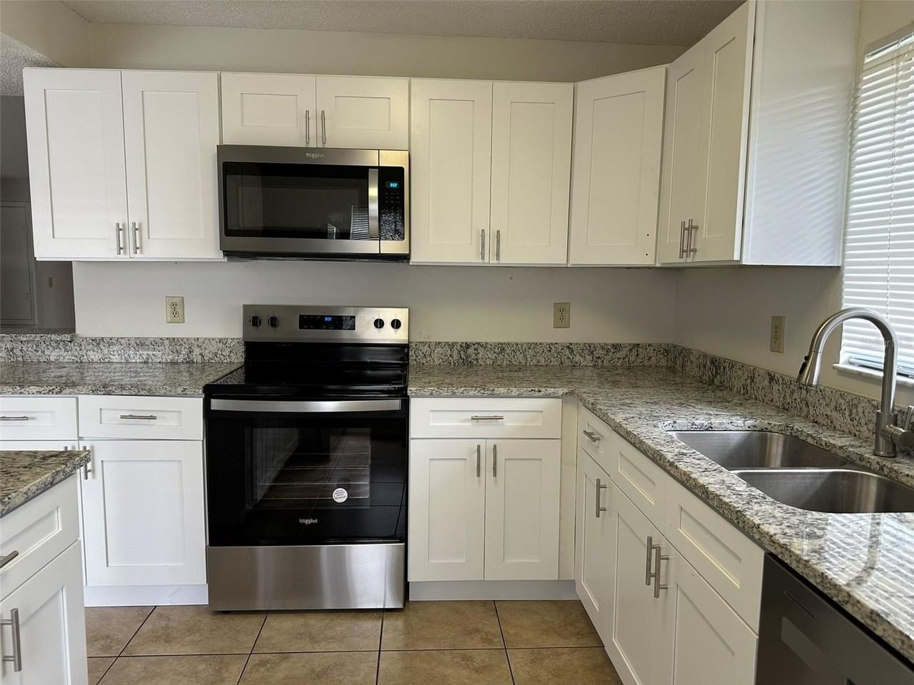 2008 Shadow Pine Dr - Photo 2 of 17