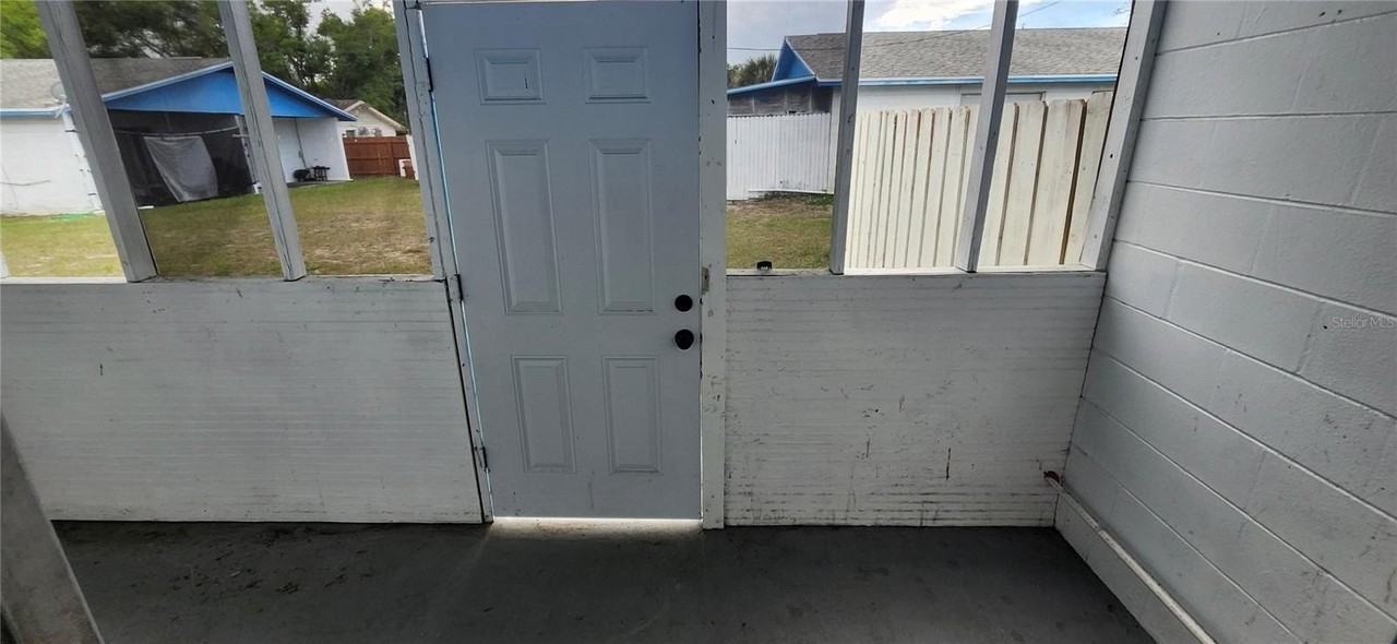 10706 N 15th St #A - Photo 7 of 10