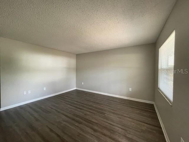 2415 Idlewild St - Photo 4 of 13