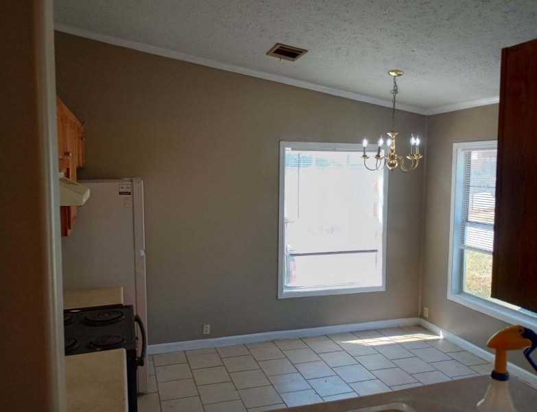 825 W 26th St #825 - Photo 7 of 12