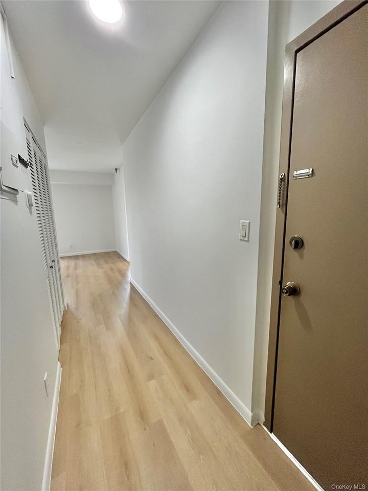 501 N Barry Ave #2F - Photo 4 of 12