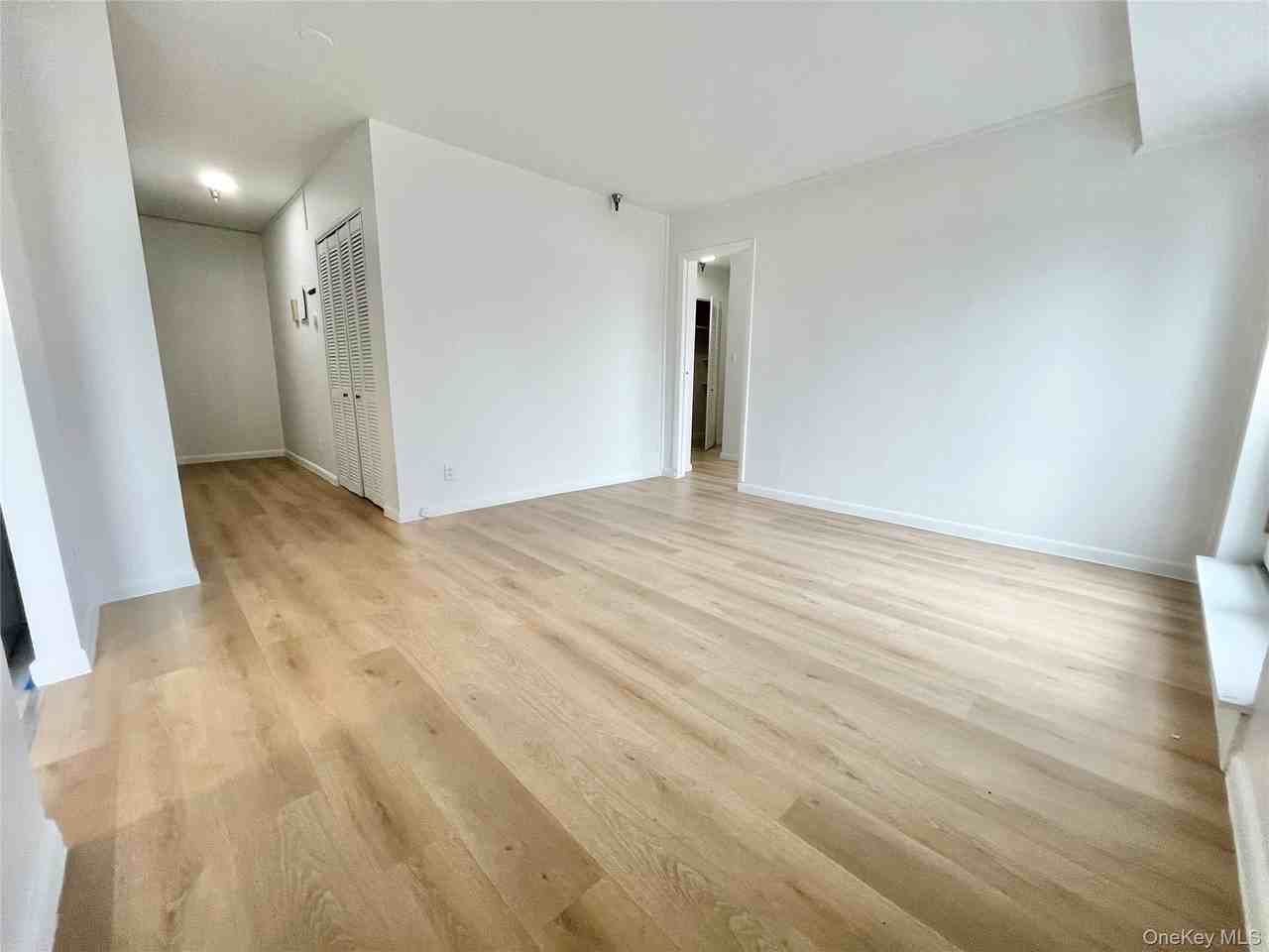 501 N Barry Ave #2F - Photo 6 of 12