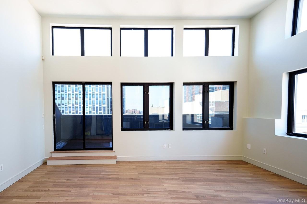 25 Leroy Pl Unit Ph1 - Photo 4 of 24