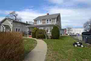 featured image of 181 Forest Ave