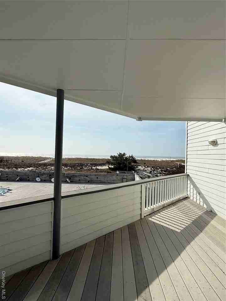 261 Dune Rd - Photo 6 of 9