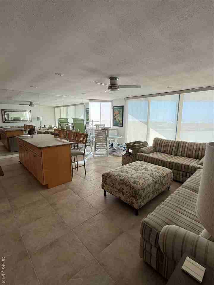 261 Dune Rd - Photo 7 of 9