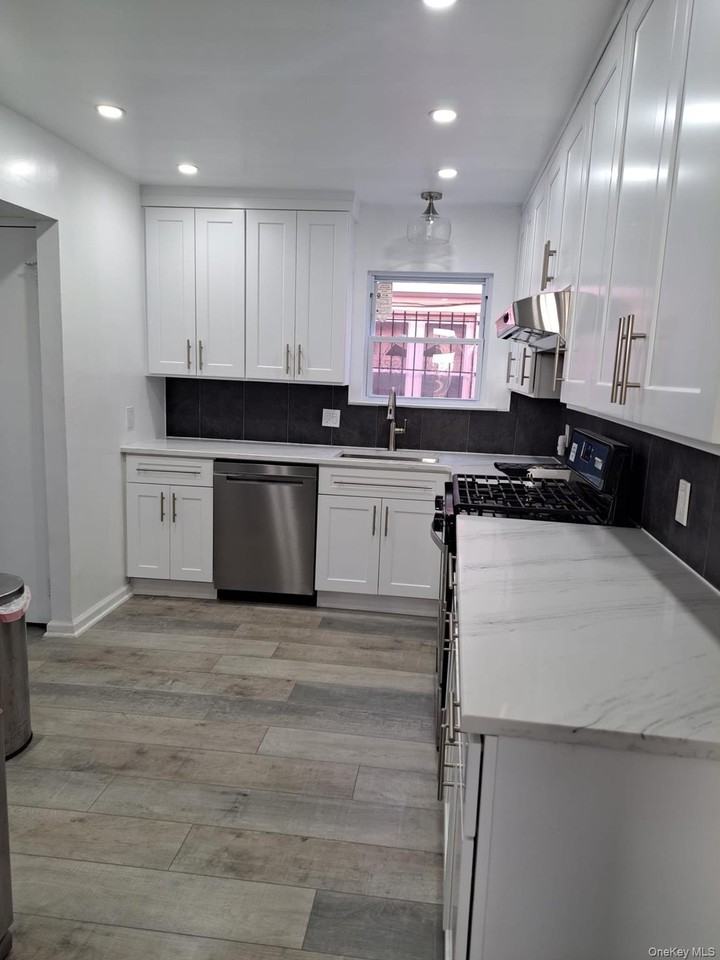 11530 Inwood St - Photo 3 of 8