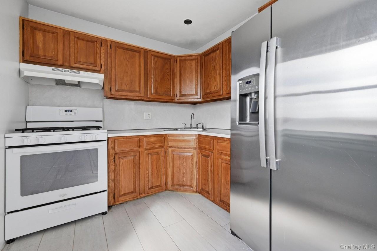 14410 256th St 2nd Fl - Photo 7 of 17