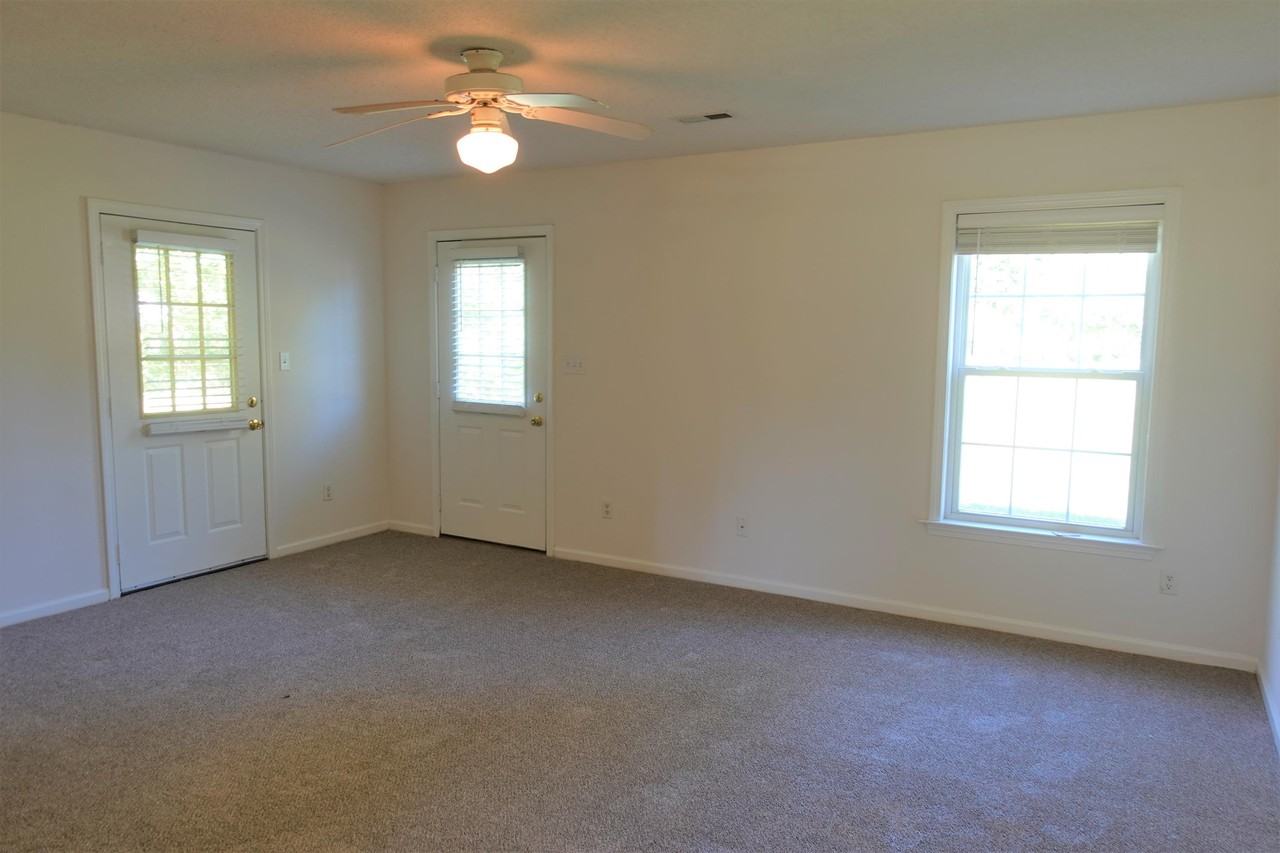 206 River Oaks Cir #01 - Photo 4 of 26