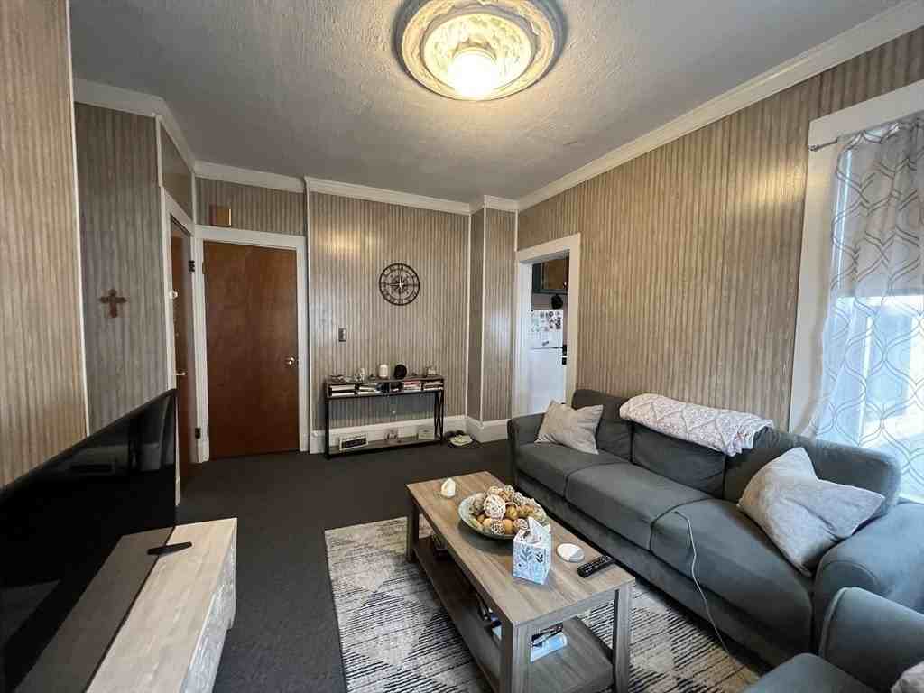 60 Hichborn St Unit 1 - Photo 2 of 12