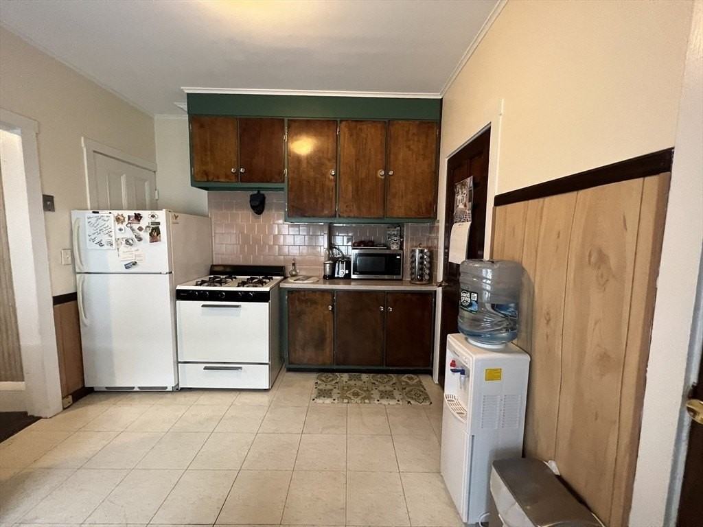 60 Hichborn St Unit 1 - Photo 7 of 12