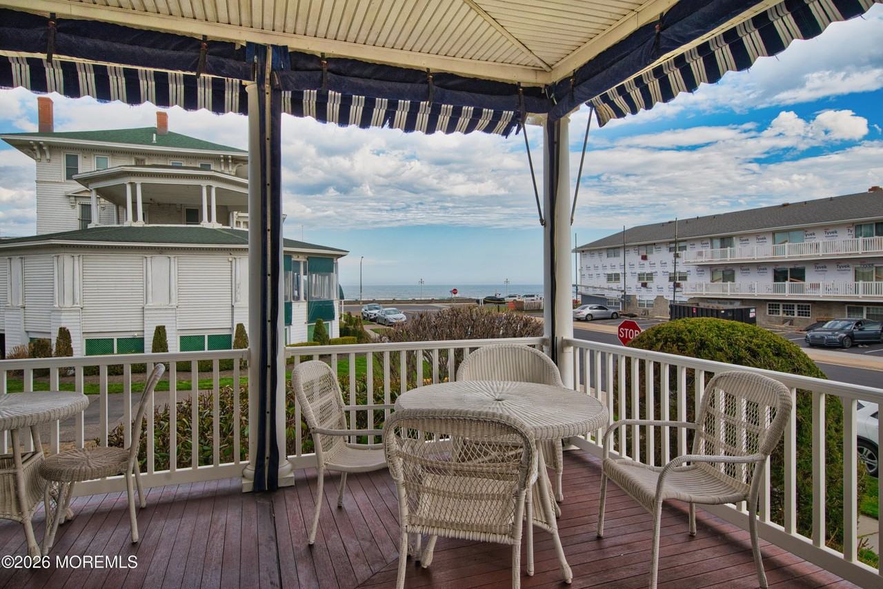 20 Woodland Ave - Photo 2 of 47