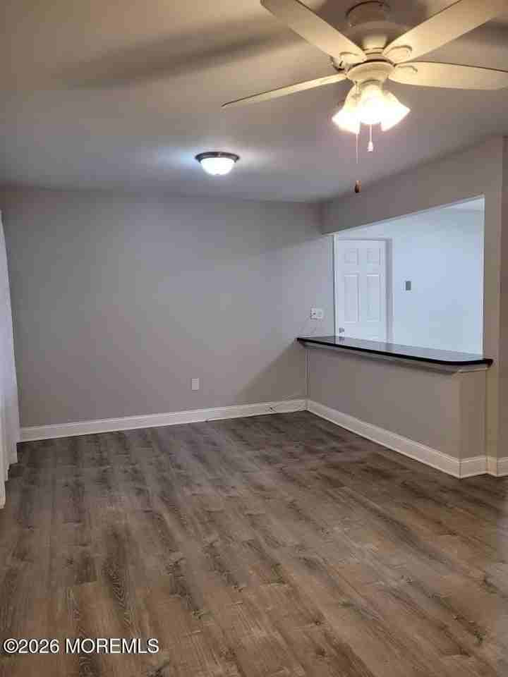 115 Amberly Dr Unit H - Photo 3 of 10