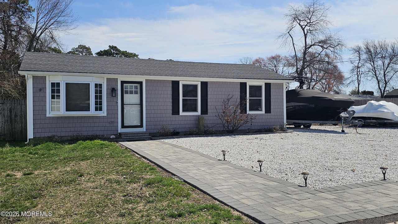 1141 Cape May Dr - Photo 2 of 21