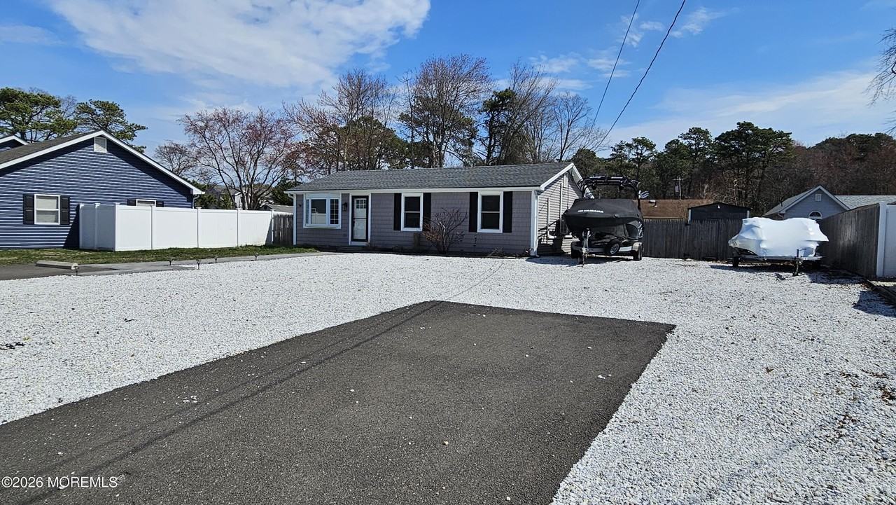 1141 Cape May Dr - Photo 3 of 21