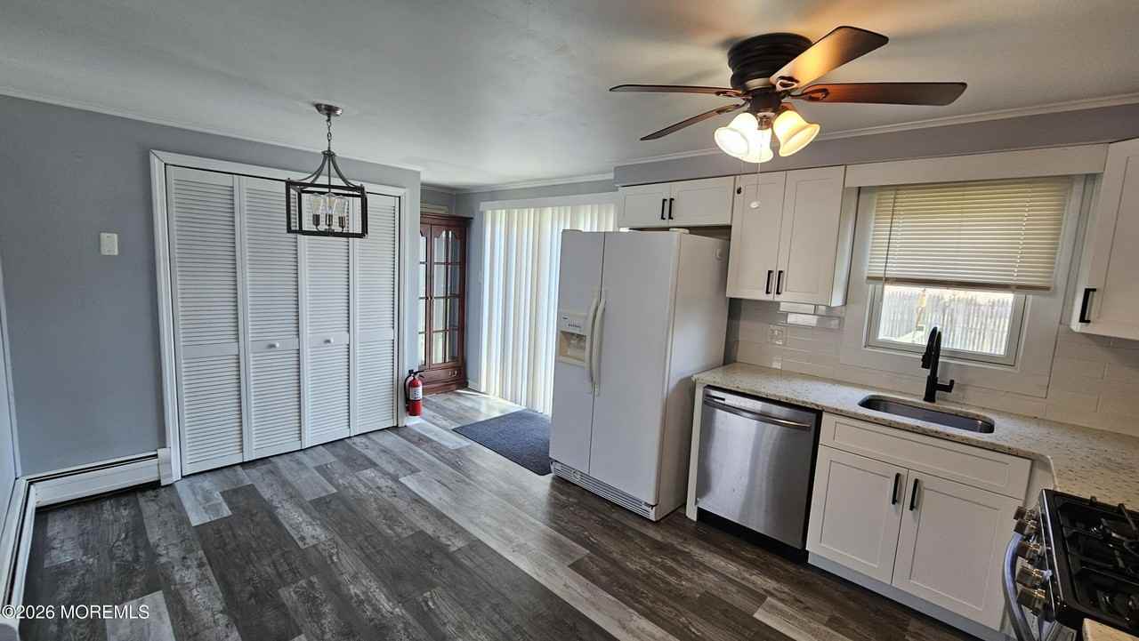 1141 Cape May Dr - Photo 6 of 21