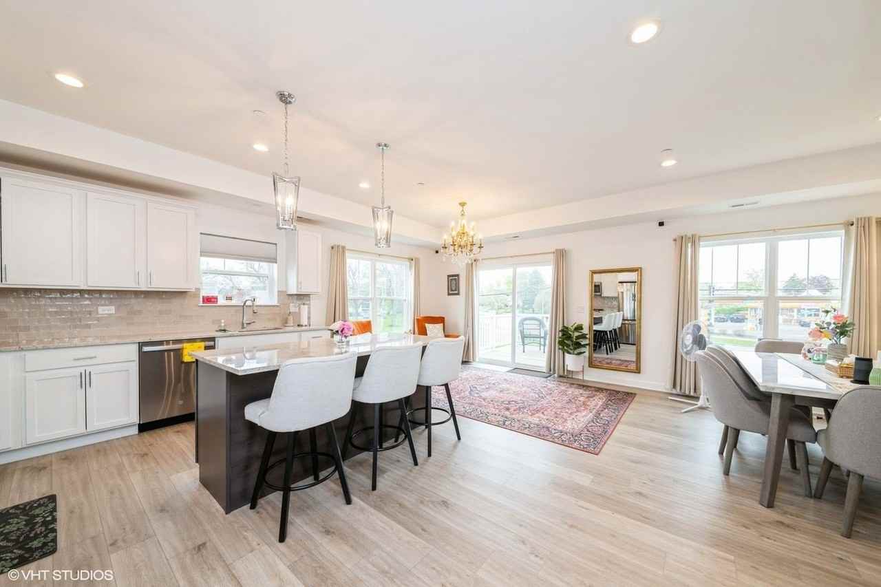 277 N Masters Dr - Photo 2 of 17