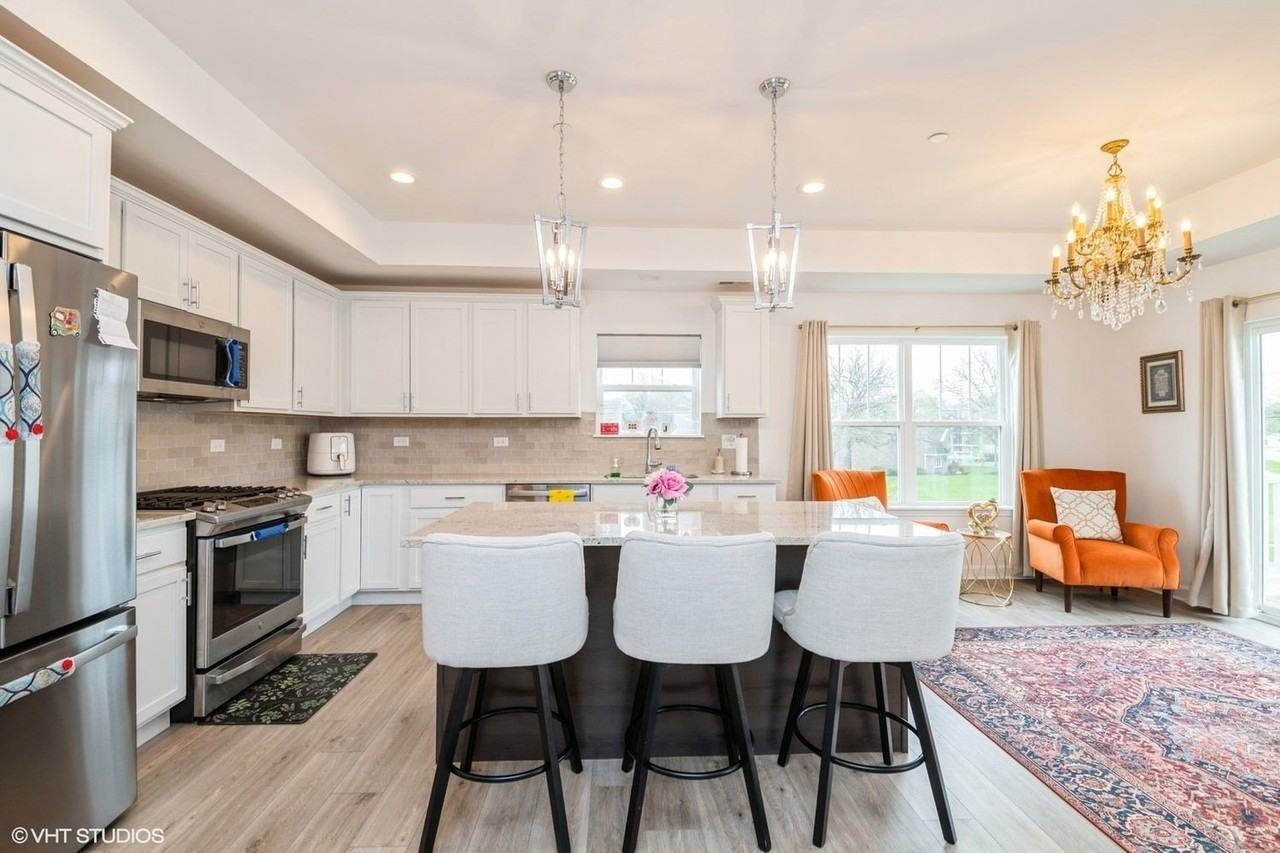 277 N Masters Dr - Photo 3 of 17