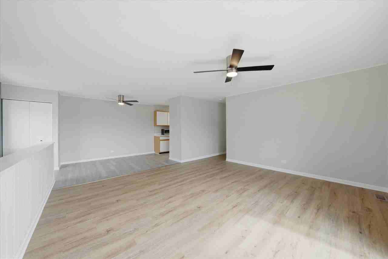 238 Algonquin Ct Unit D - Photo 3 of 21