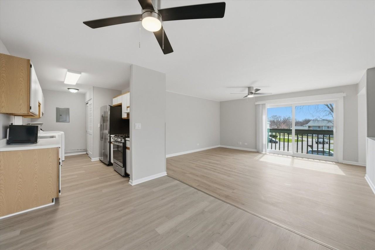 238 Algonquin Ct Unit D - Photo 6 of 21