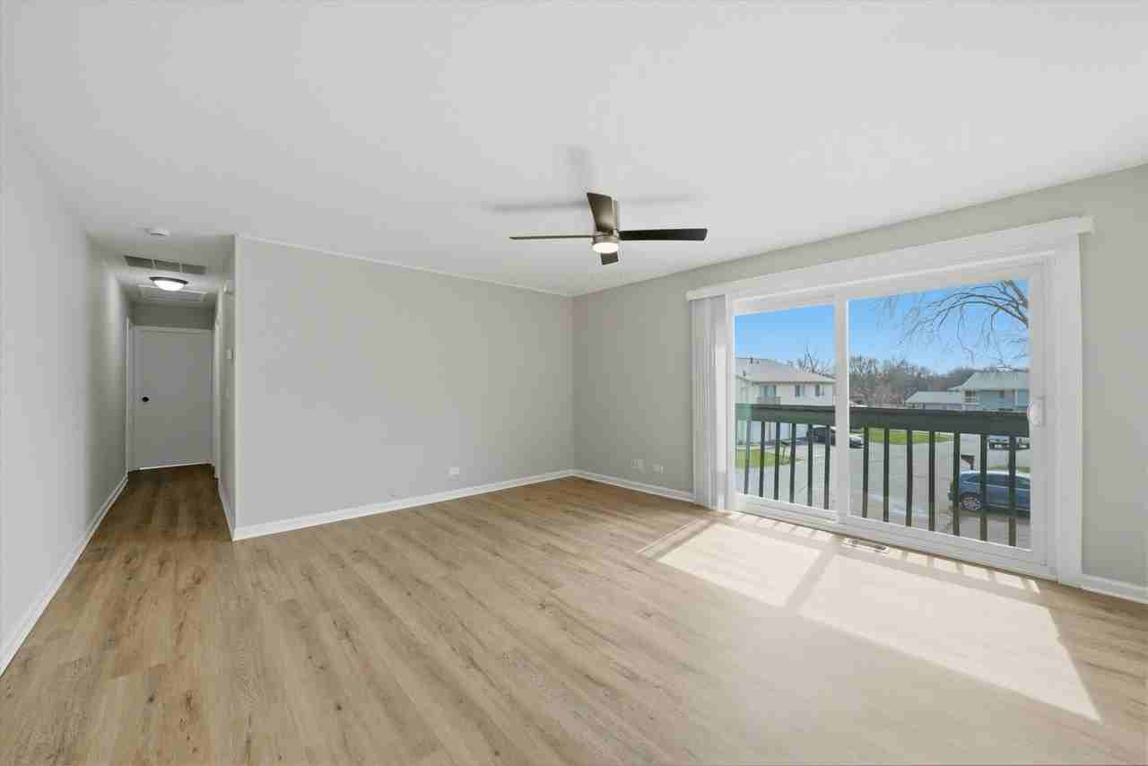 238 Algonquin Ct Unit D - Photo 7 of 21