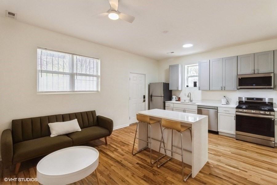 1440 N Washtenaw Ave Apt 1 - Photo 2 of 10