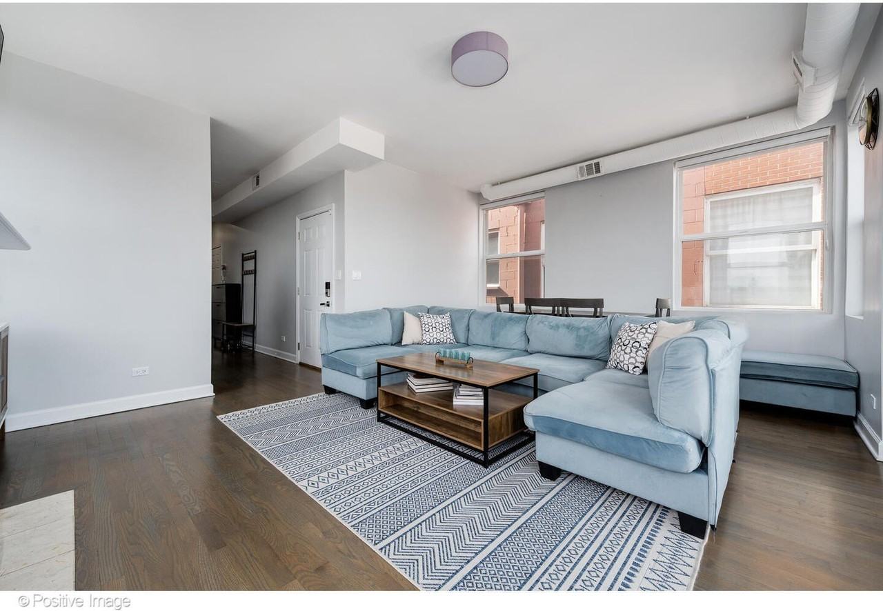 2401 W Lexington St Apt 4 - Photo 5 of 17