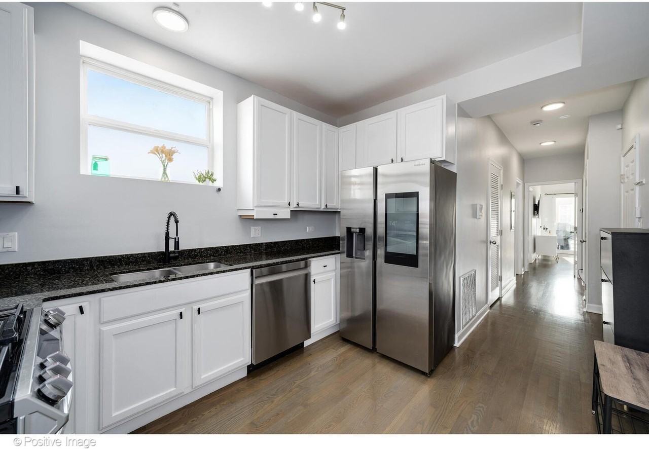 2401 W Lexington St Apt 4 - Photo 7 of 17