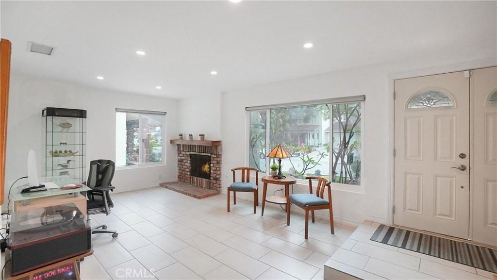 2655 Stonehaven Pl - Photo 2 of 34