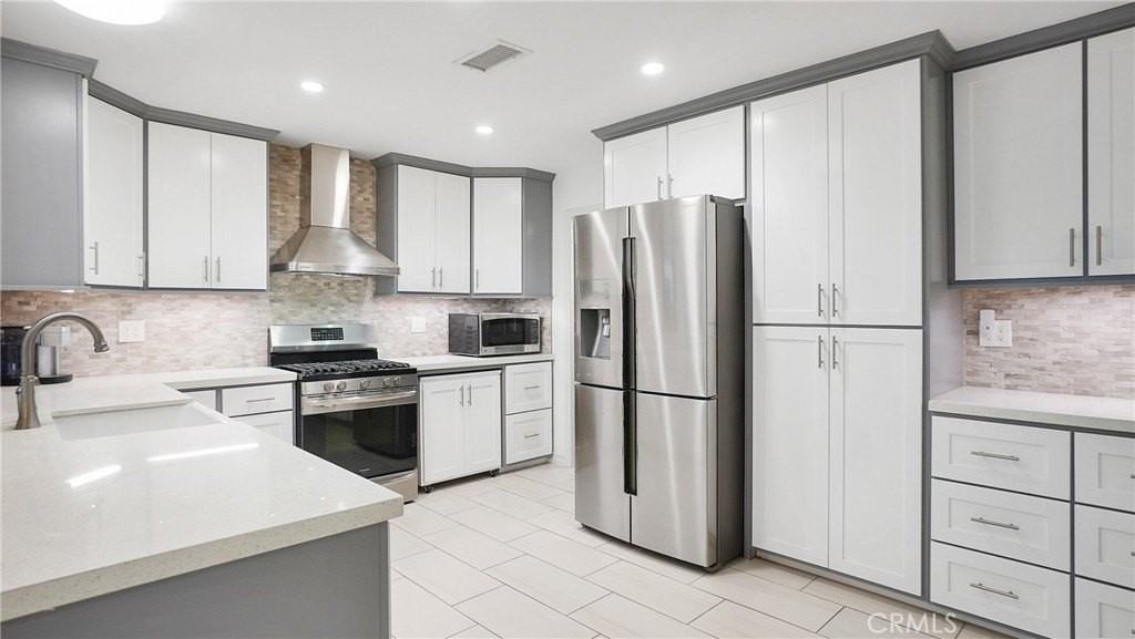 2655 Stonehaven Pl - Photo 4 of 34