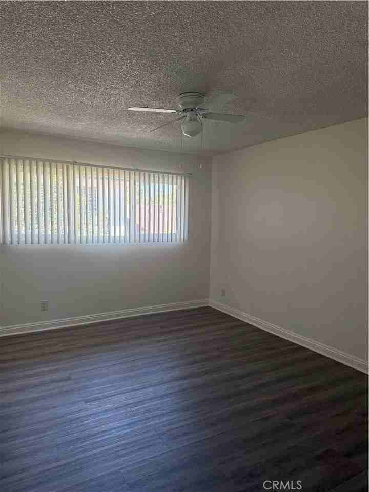 914 W Pine St - Photo 6 of 9