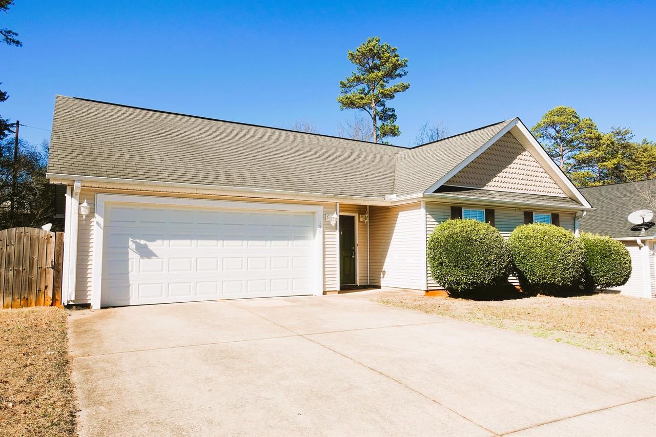 139 Stockbridge Dr #01 - Photo 4 of 23