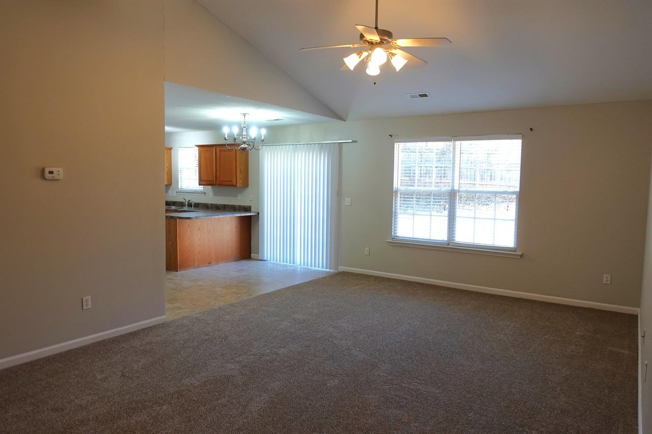 139 Stockbridge Dr #01 - Photo 7 of 23