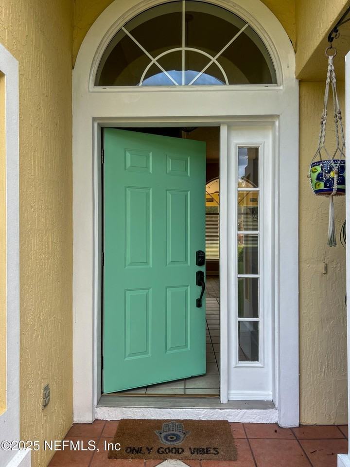 1704 Tall Tree Dr E - Photo 3 of 47