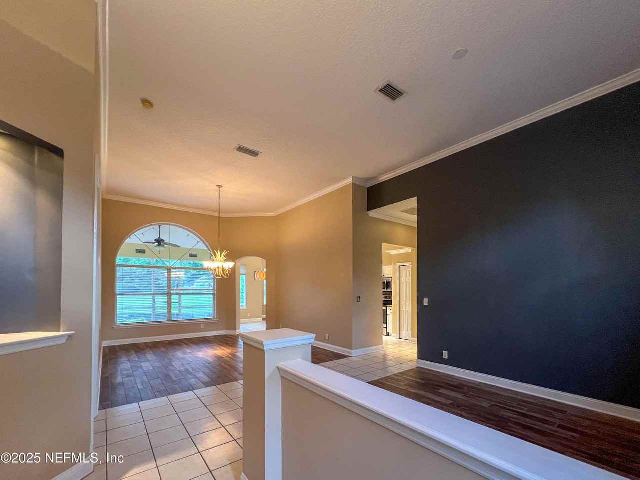 1704 Tall Tree Dr E - Photo 5 of 47