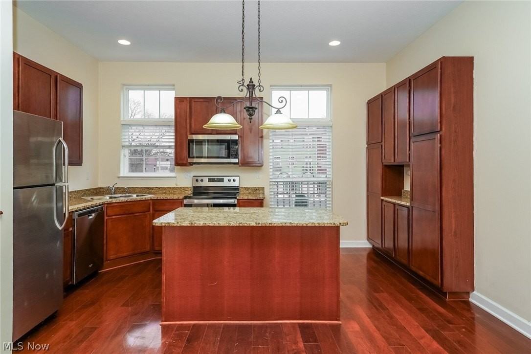 39 Grandview Dr - Photo 3 of 22