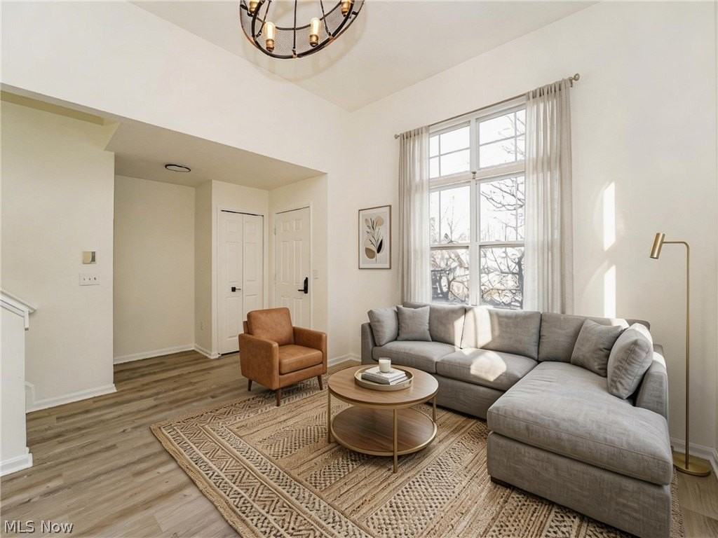 821 Nela View Rd - Photo 2 of 25