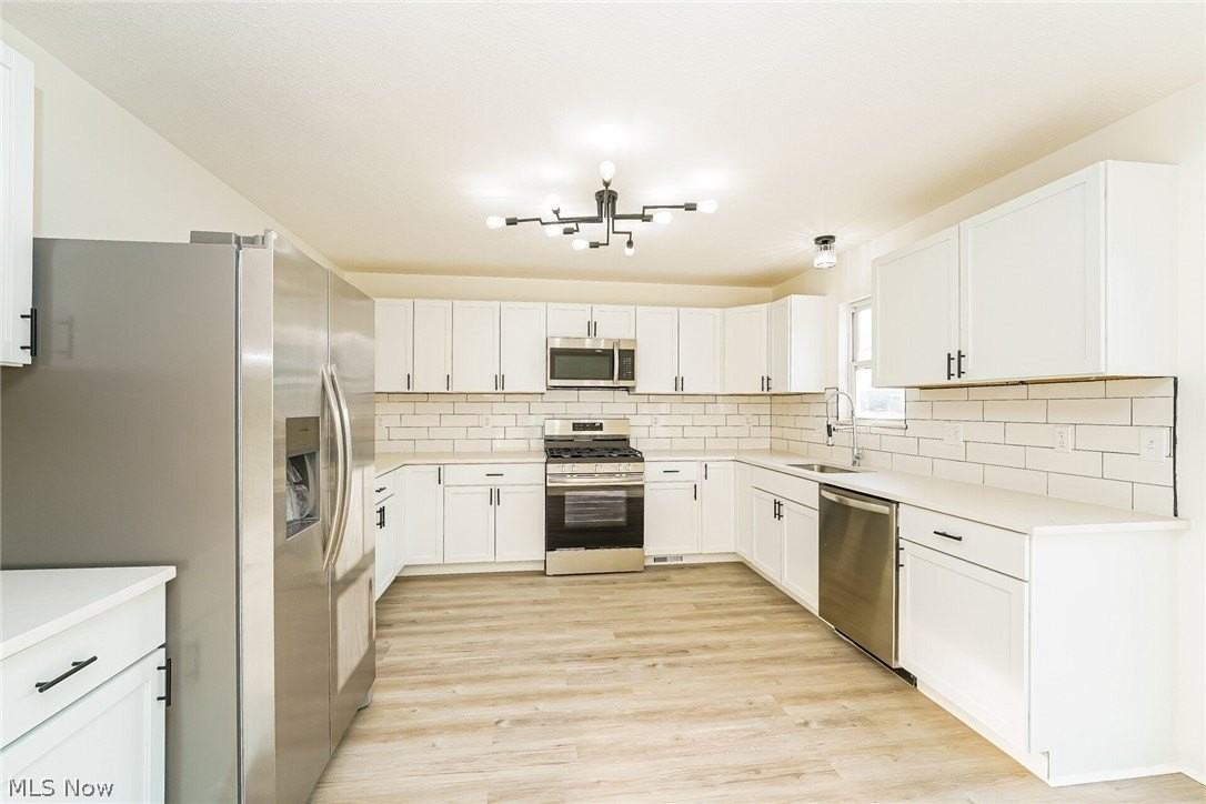 821 Nela View Rd - Photo 6 of 25