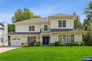 24 Jefferson Ave - Photo 1 of 1