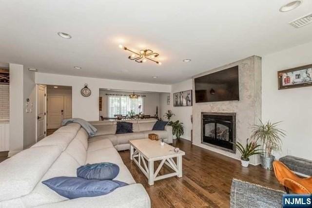 24 Jefferson Ave - Photo 5 of 25