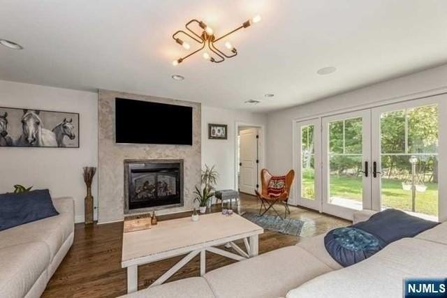 24 Jefferson Ave - Photo 6 of 25