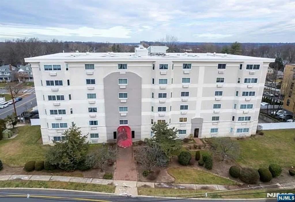 310 Lookout Ave