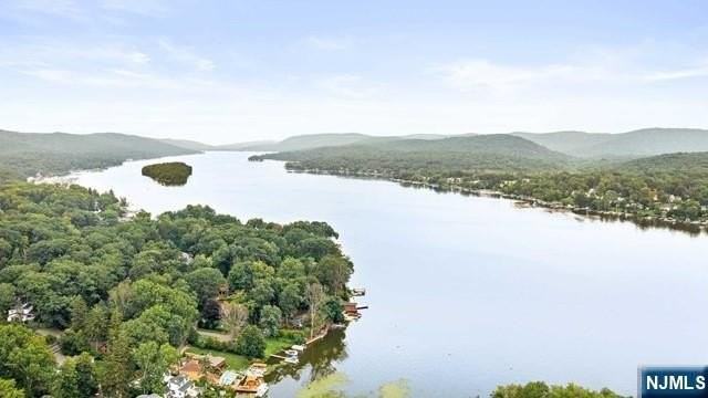 27 Ringwood Ln - Photo 3 of 26