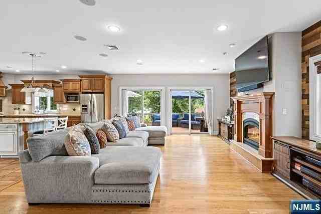 27 Ringwood Ln - Photo 6 of 26