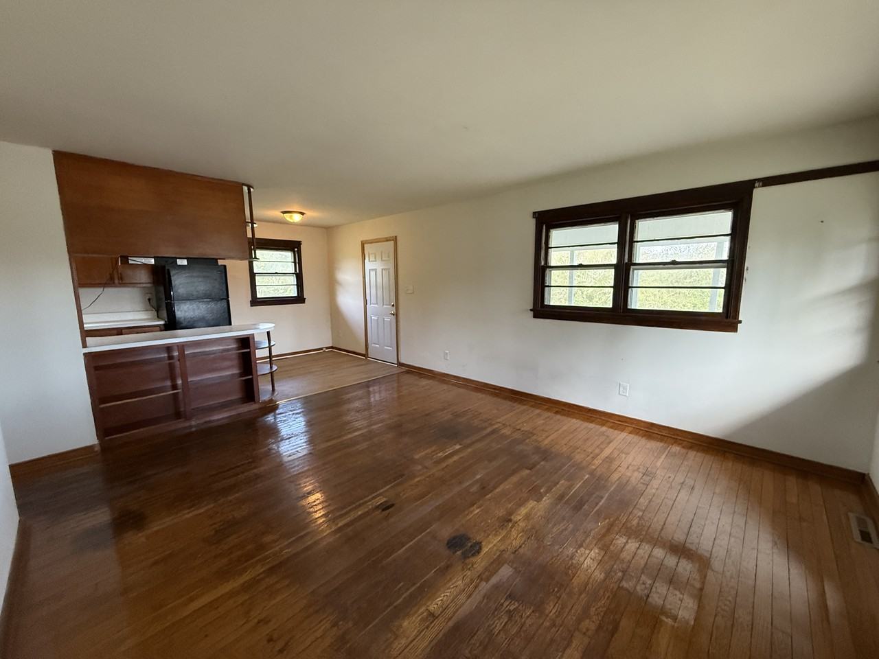 10532 Robert E. Lee Drive - Photo 2 of 20