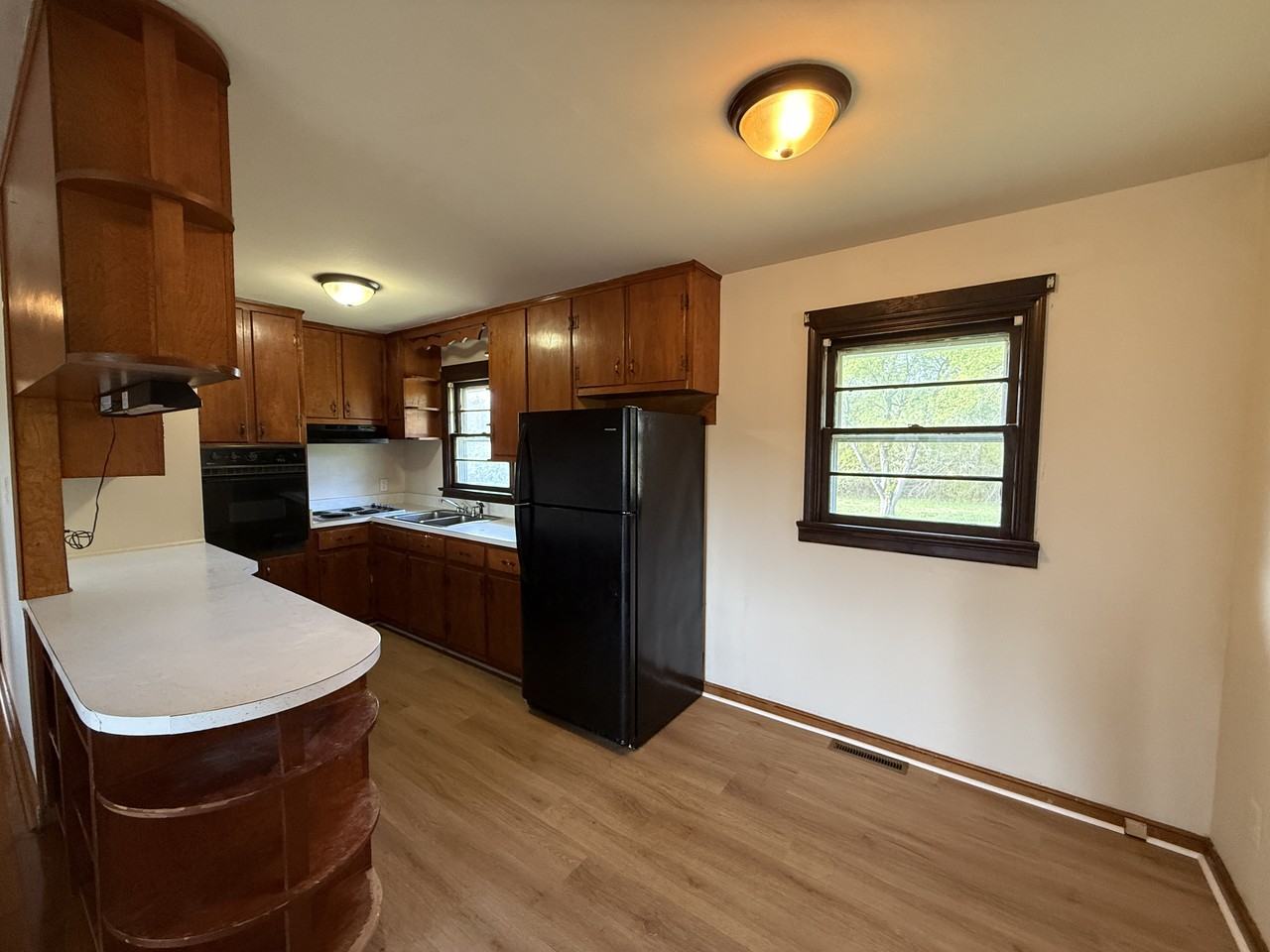 10532 Robert E. Lee Drive - Photo 3 of 20