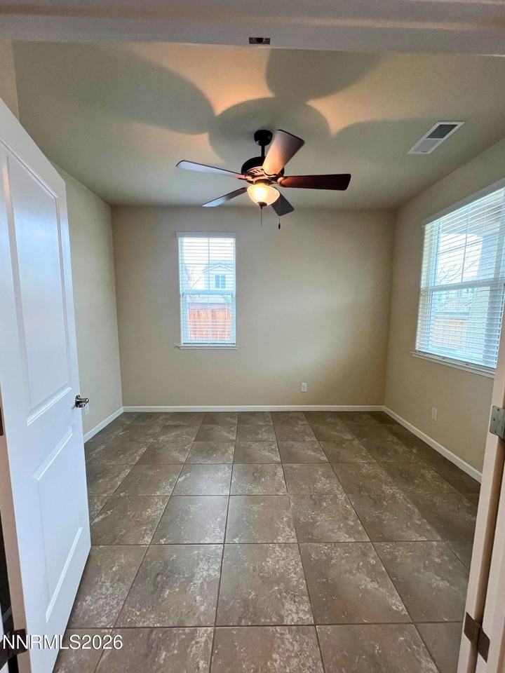 7075 Diversey Dr - Photo 7 of 16