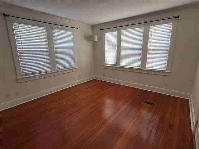 212 Grenadine St - Photo 4 of 16