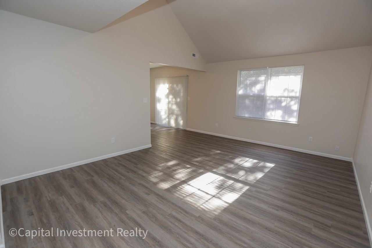 2513 Fox Bar Ter #A - Photo 4 of 34