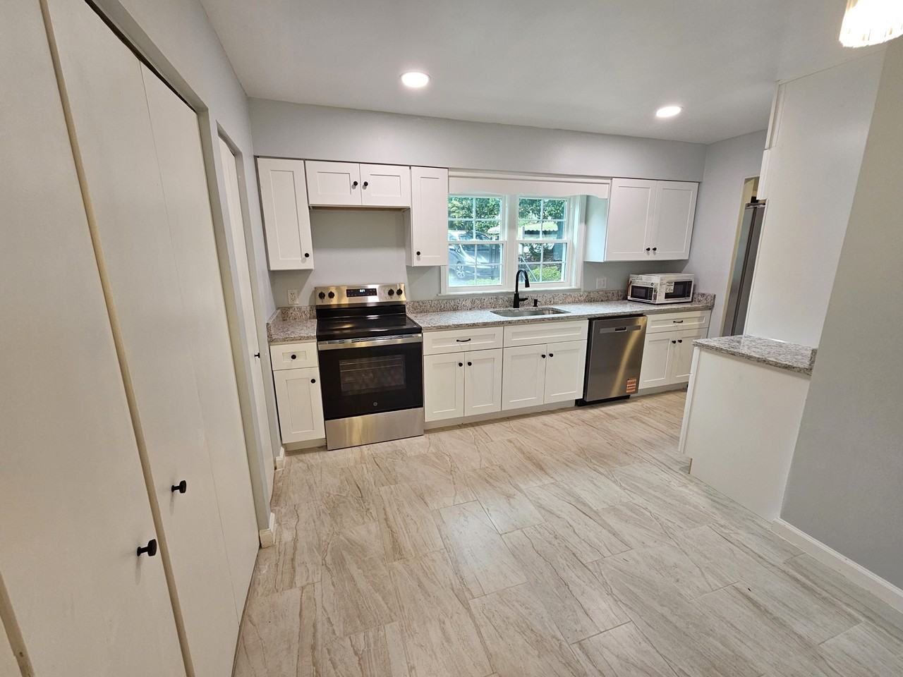 35 Summercreek Dr #1 - Photo 2 of 26